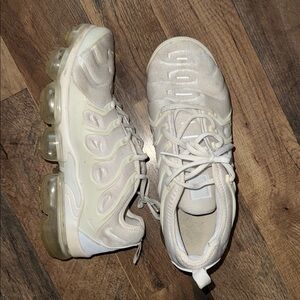 Men’s Nike Vapor Max!!